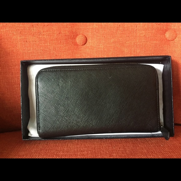 Prada Saffiano Wallet - Picture 2 of 14